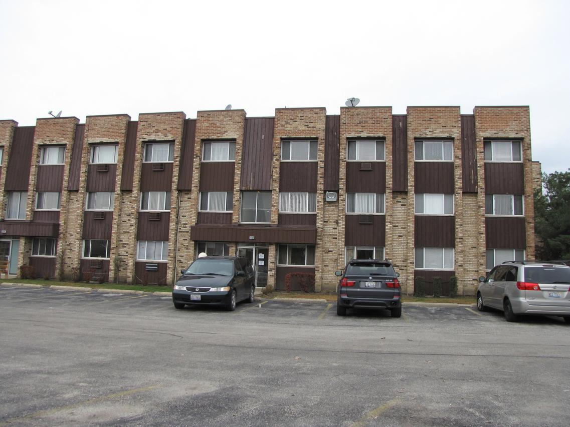 8629 1/2 W Foster Ave. #2C, Chicago, IL 60656