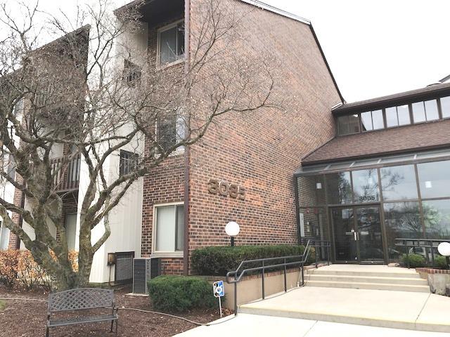 3085 Pheasant Creek Dr. #103, Northbrook, IL 60062