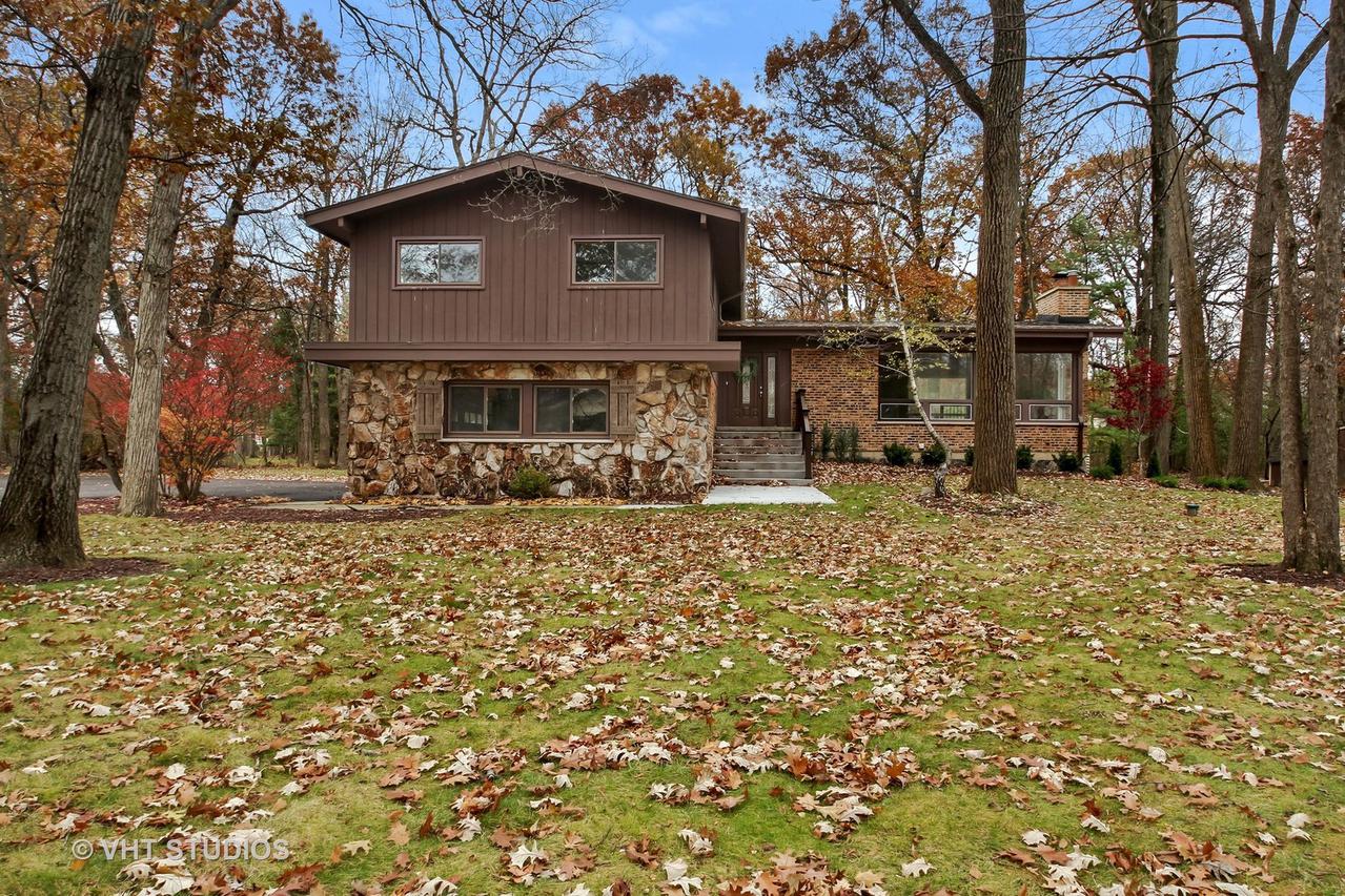 1353 Kenilwood Ct., Riverwoods, IL 60015