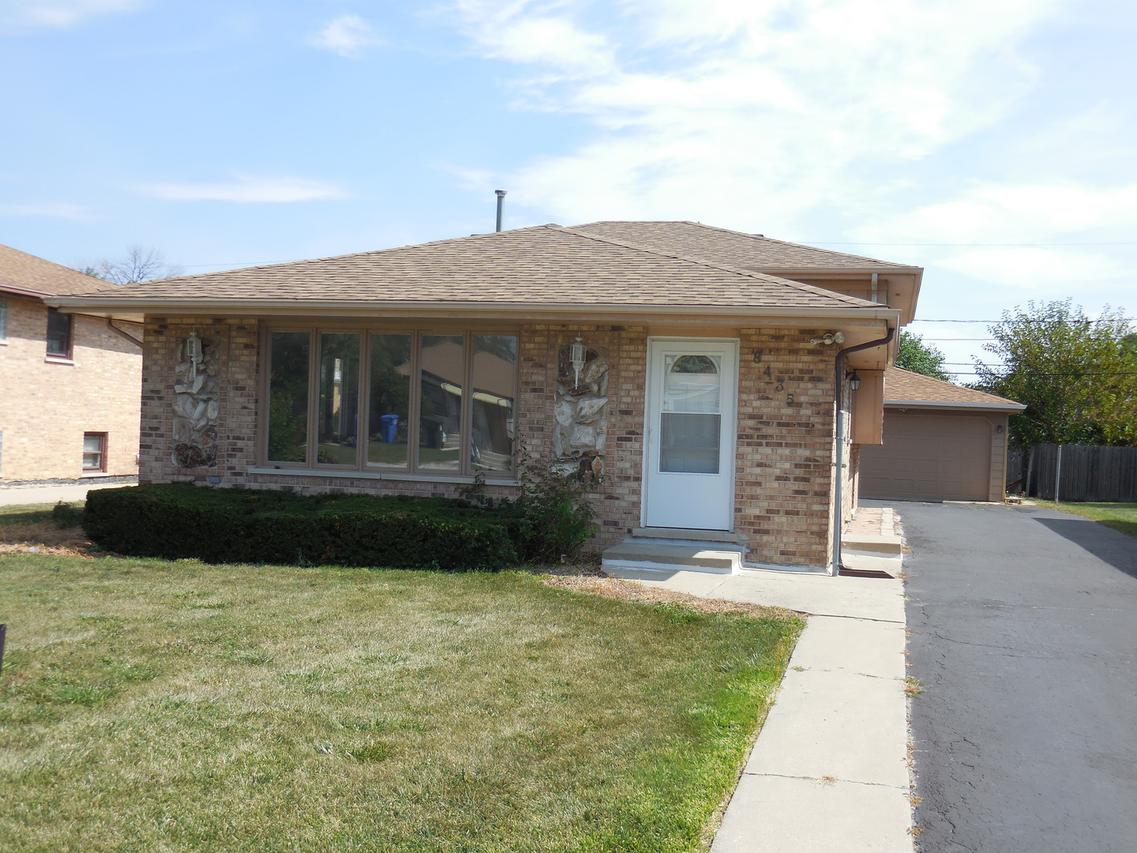 8435 S 79th Ct., Justice, IL 60458
