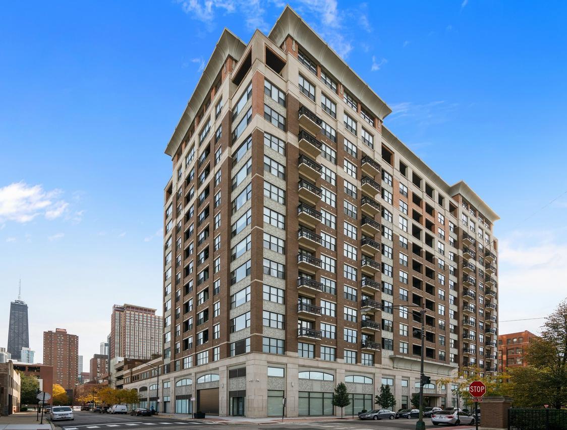 849 N Franklin St. #811, Chicago, IL 60610