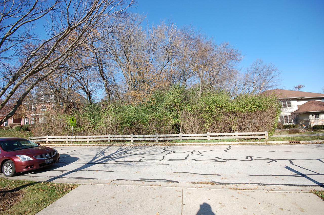 910 Sheehan Ave., Glen Ellyn, IL 60137