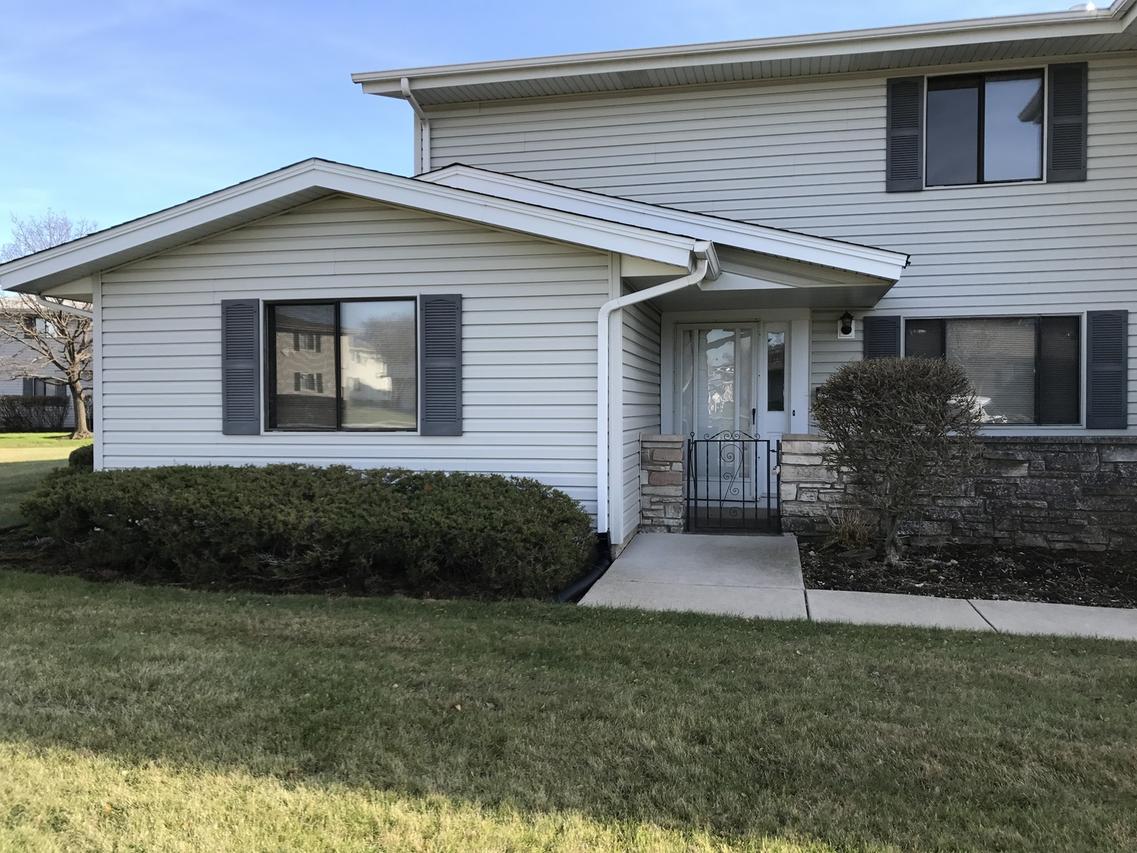 227 Kendrick Ct., Schaumburg, IL 60194