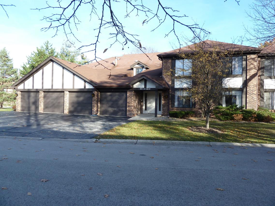 5825 Doe Cir., Westmont, IL 60559