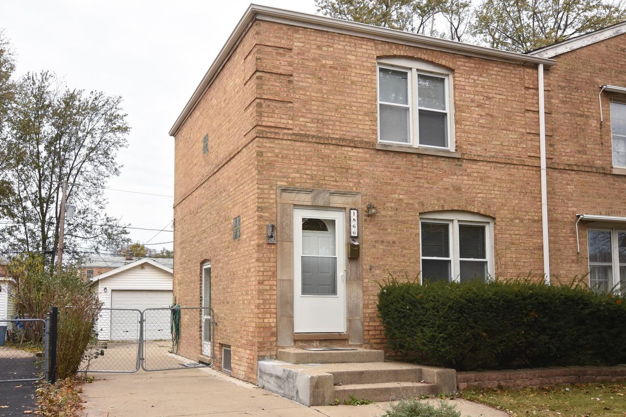 1866 Sycamore St., Des Plaines, IL 60018