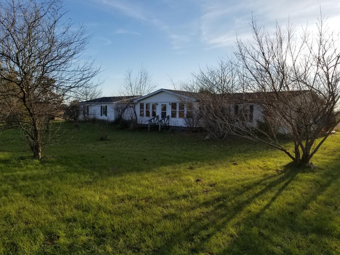 2077 Montavan Rd., Amboy, IL 61310