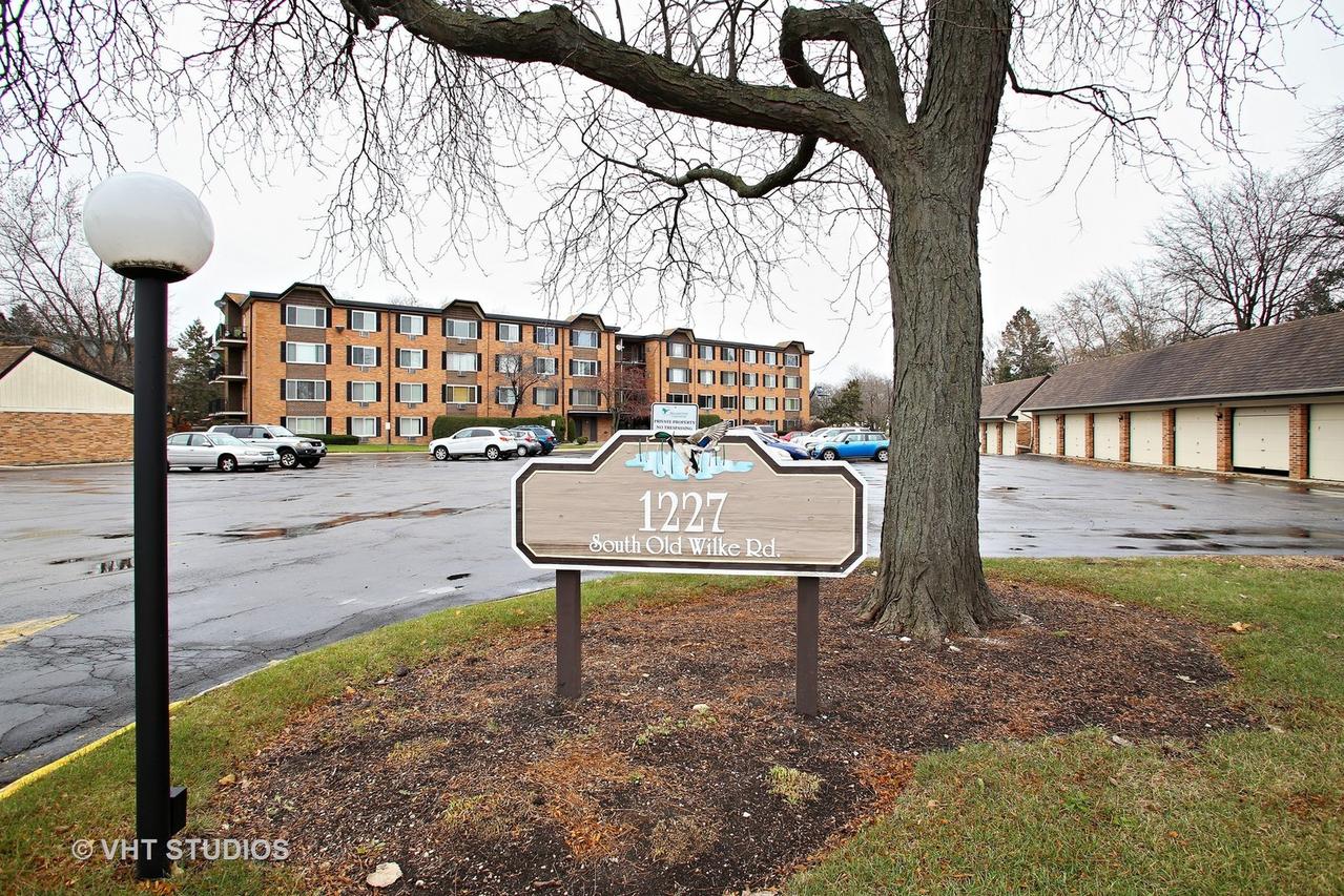 1227 S Old Wilke Rd. #403, Arlington Heights, IL 60005