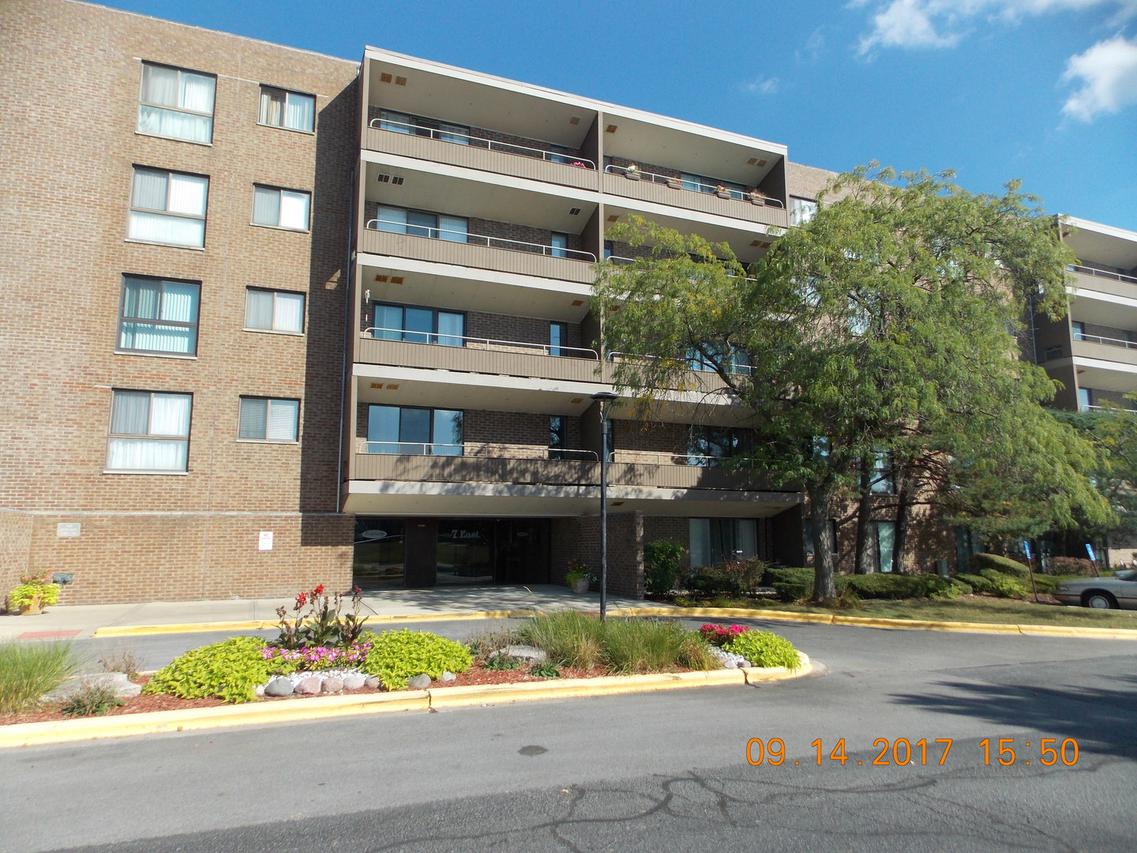 7 E Carriageway Dr. #212, Hazel Crest, IL 60429