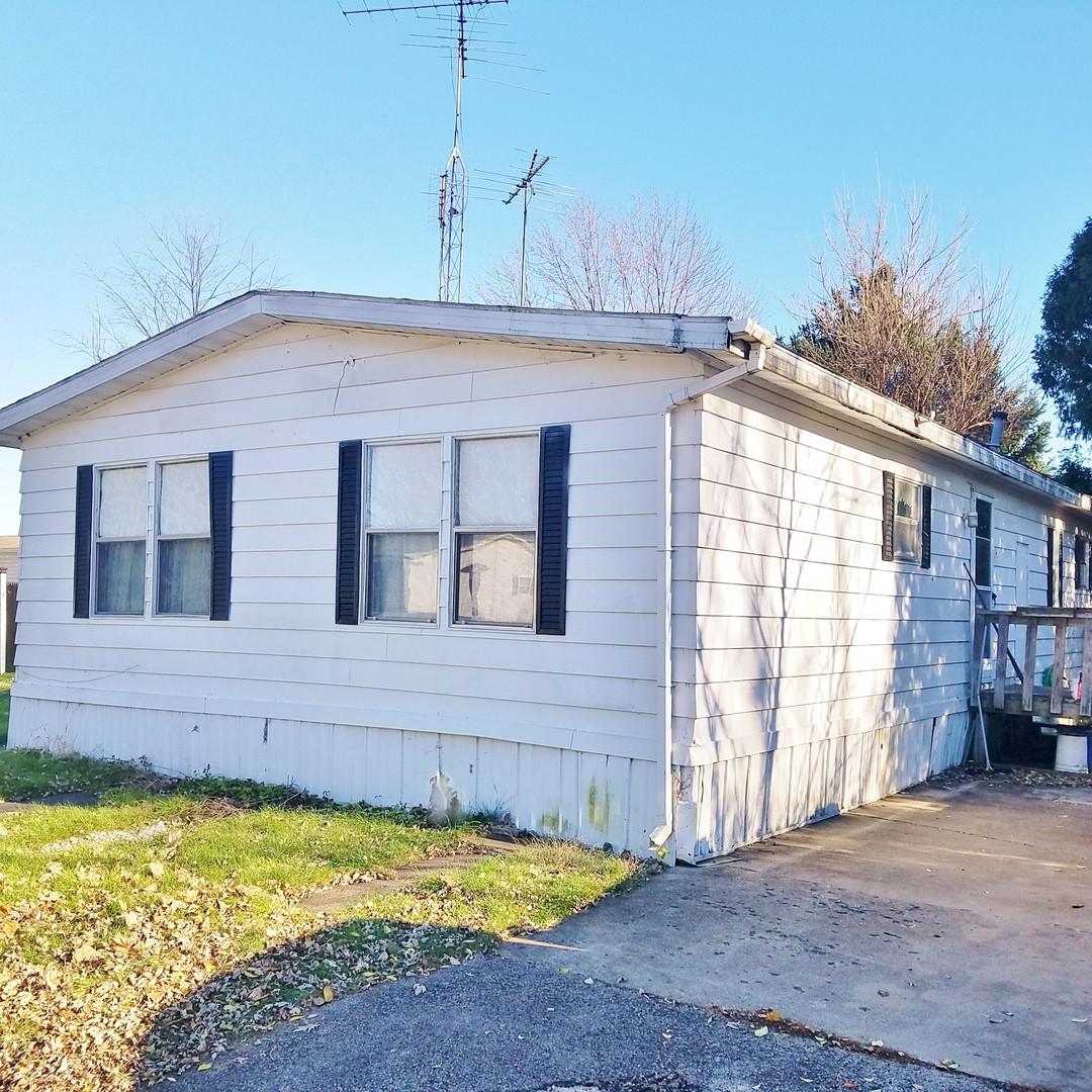 16 W Wasson Rd. #143, Amboy, IL 61310