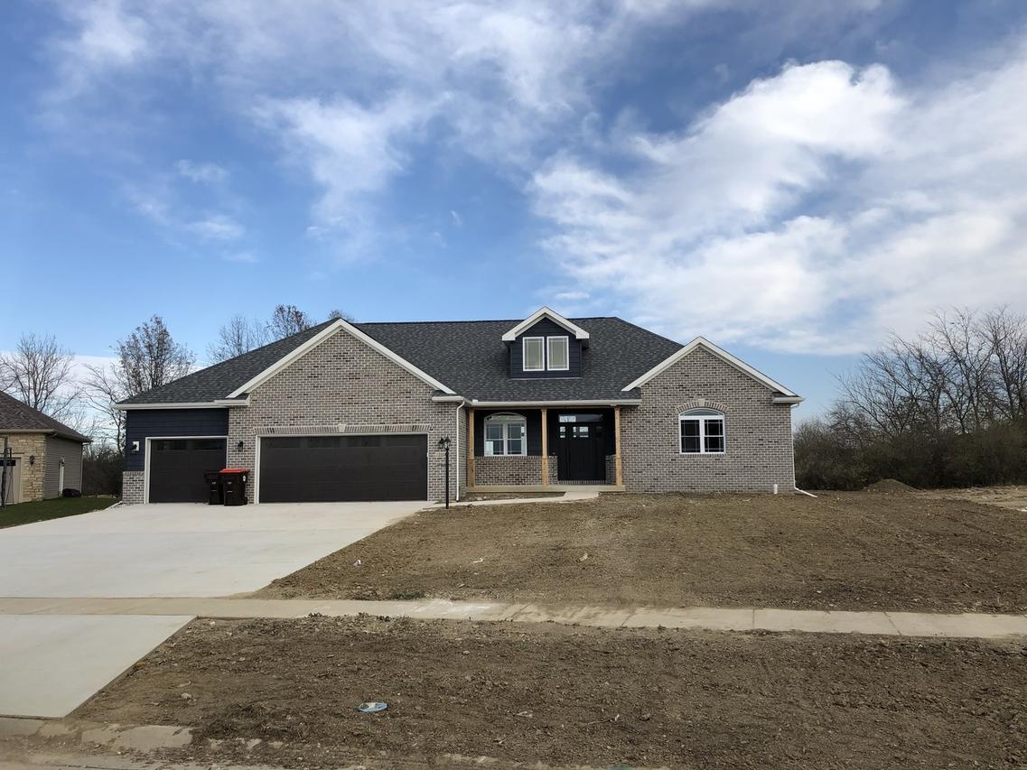 2114 E Slade Ln., Mahomet, IL 61853