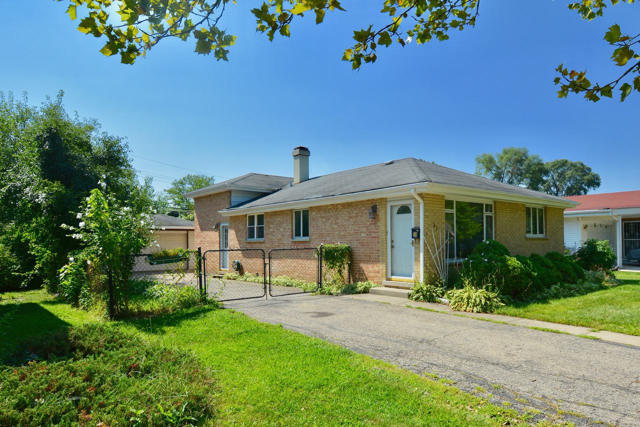 45 W Janice Ln., Addison, IL 60101