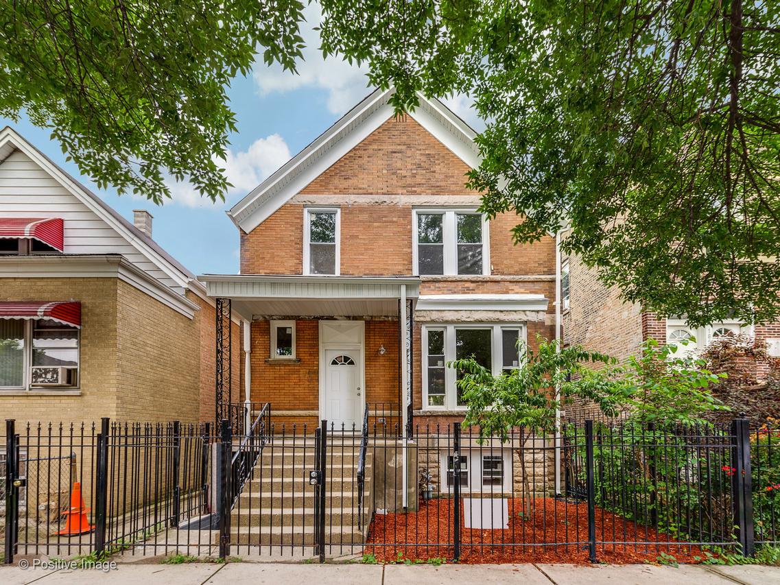 1850 N Keystone Ave., Chicago, IL 60639