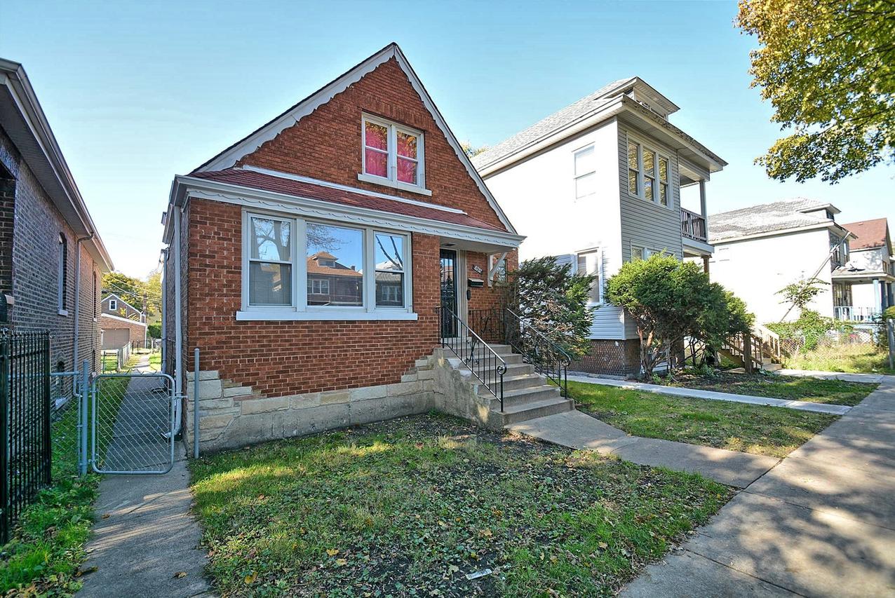 8732 S Manistee Ave., Chicago, IL 60617
