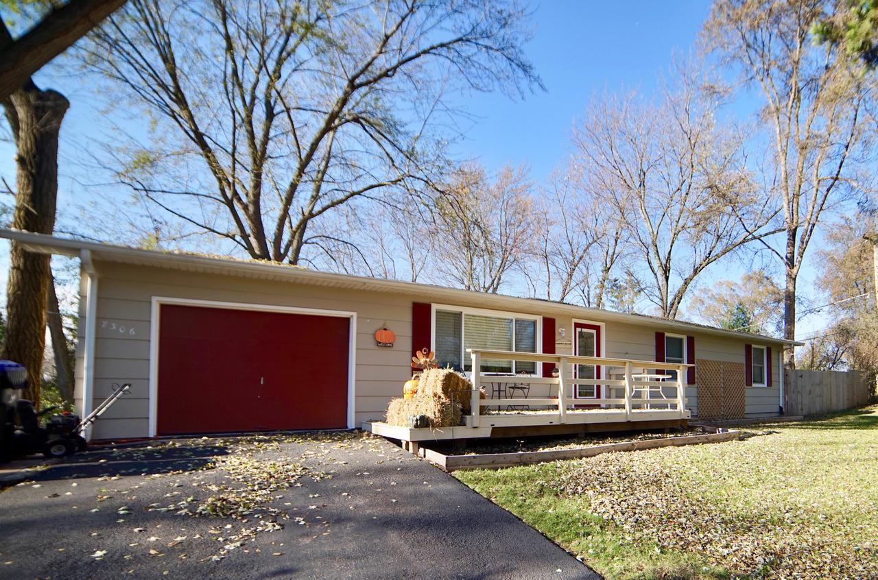 7306 Cass St., Spring Grove, IL 60081