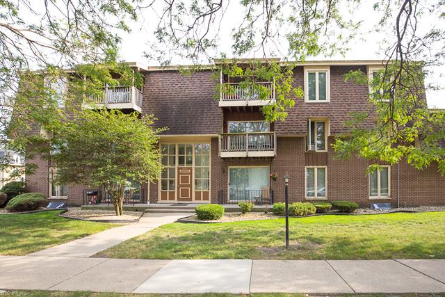 5721 W 103 St. #301, Oak Lawn, IL 60453