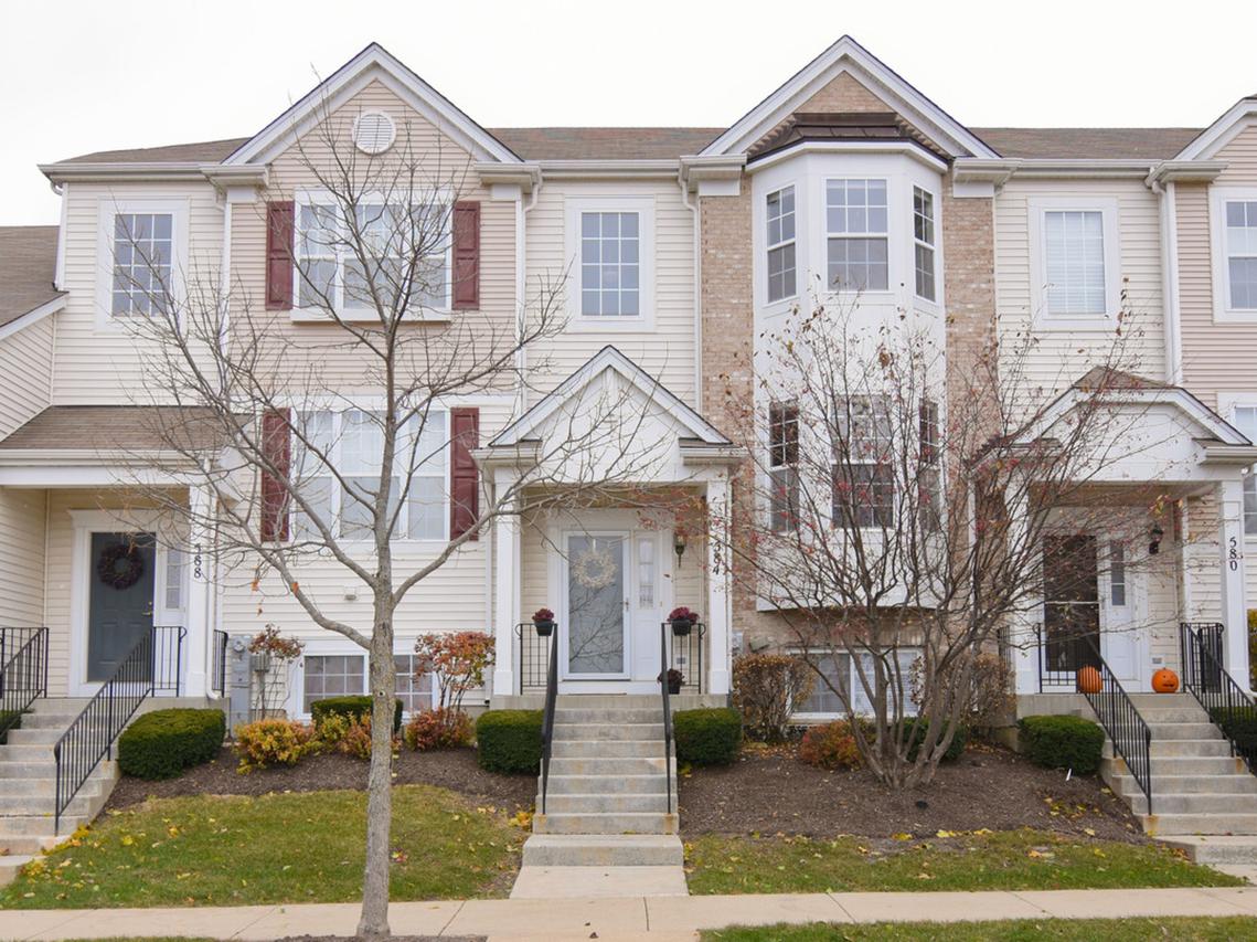 584 Station Park Cir., Grayslake, IL 60030