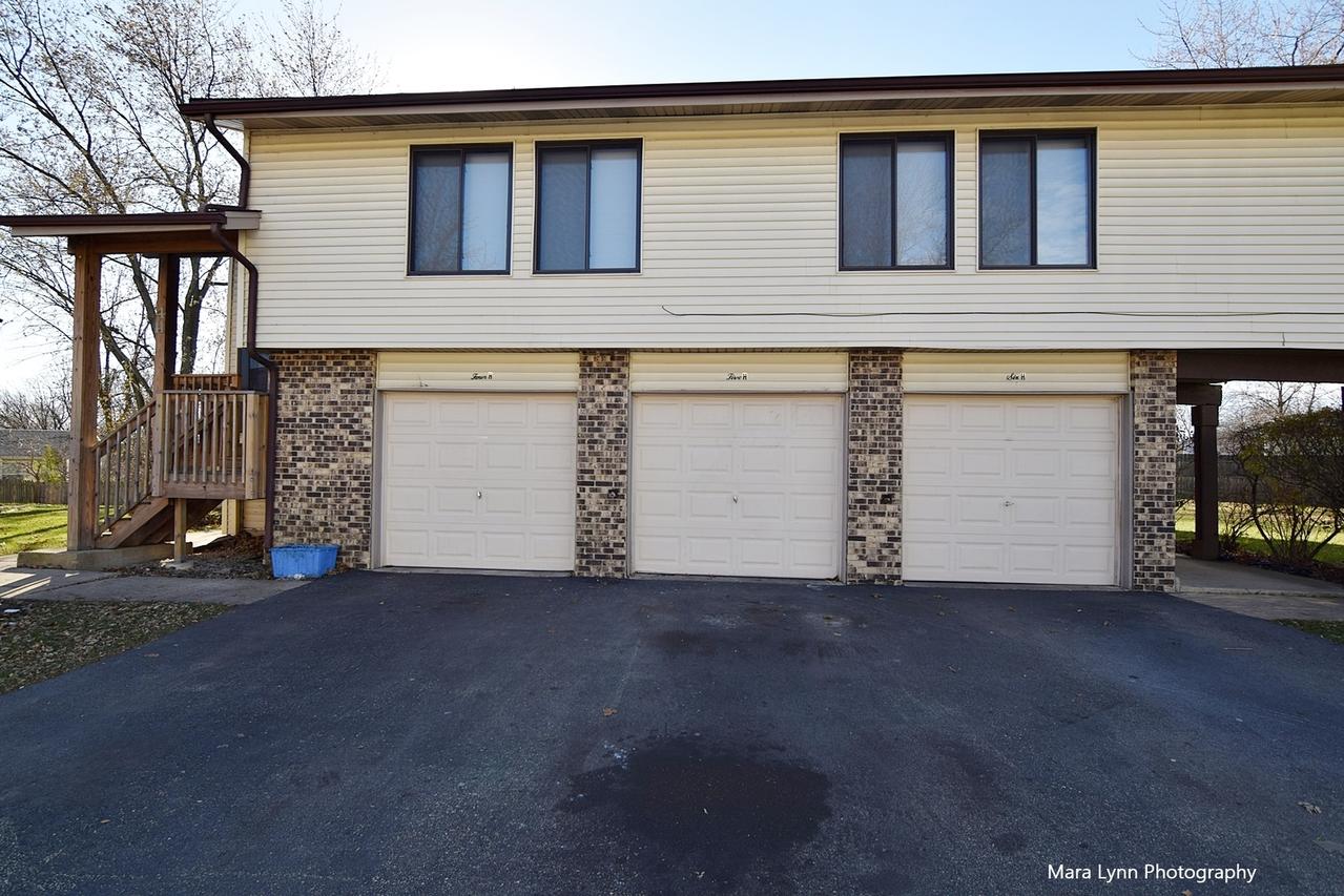 5 Wildwood Ln. #H, Bolingbrook, IL 60440