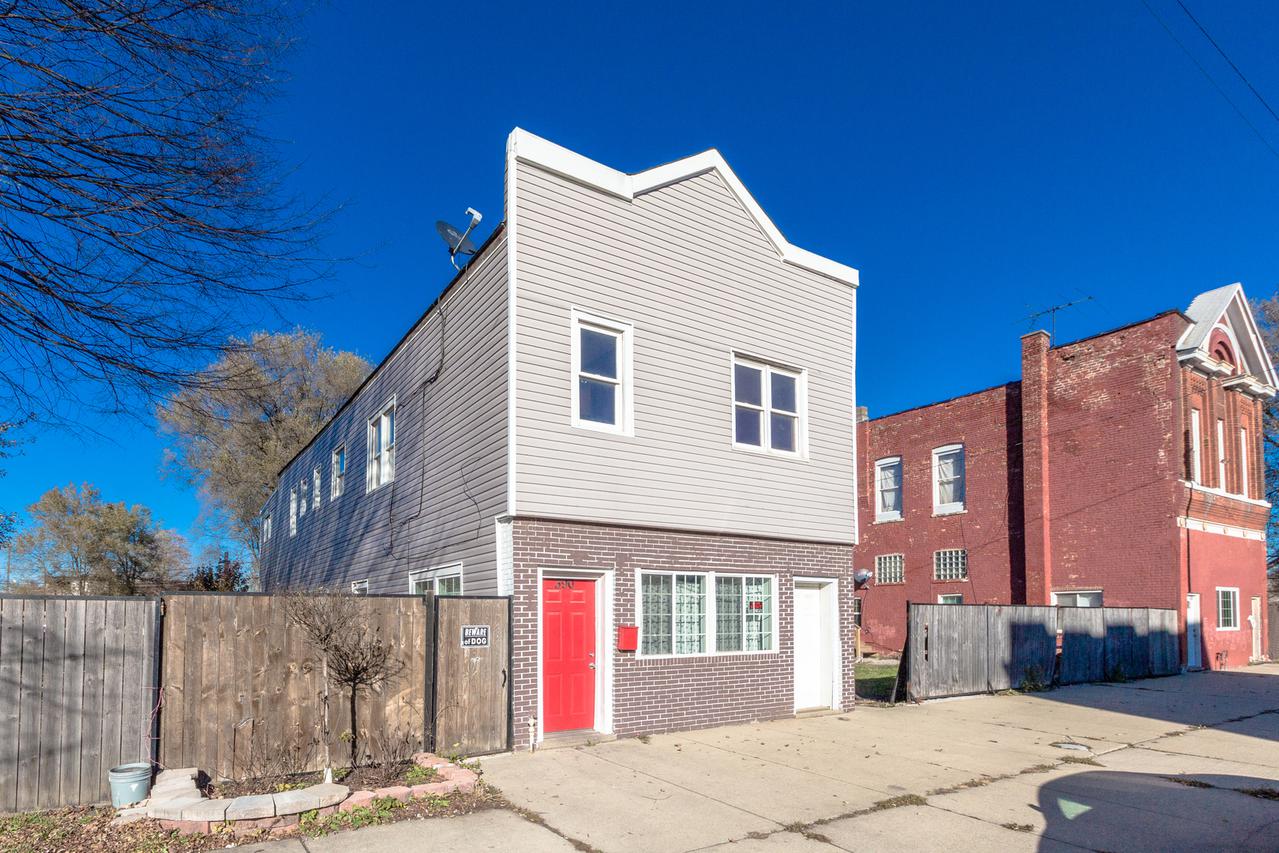 390 E Kensington Ave., Chicago, IL 60628