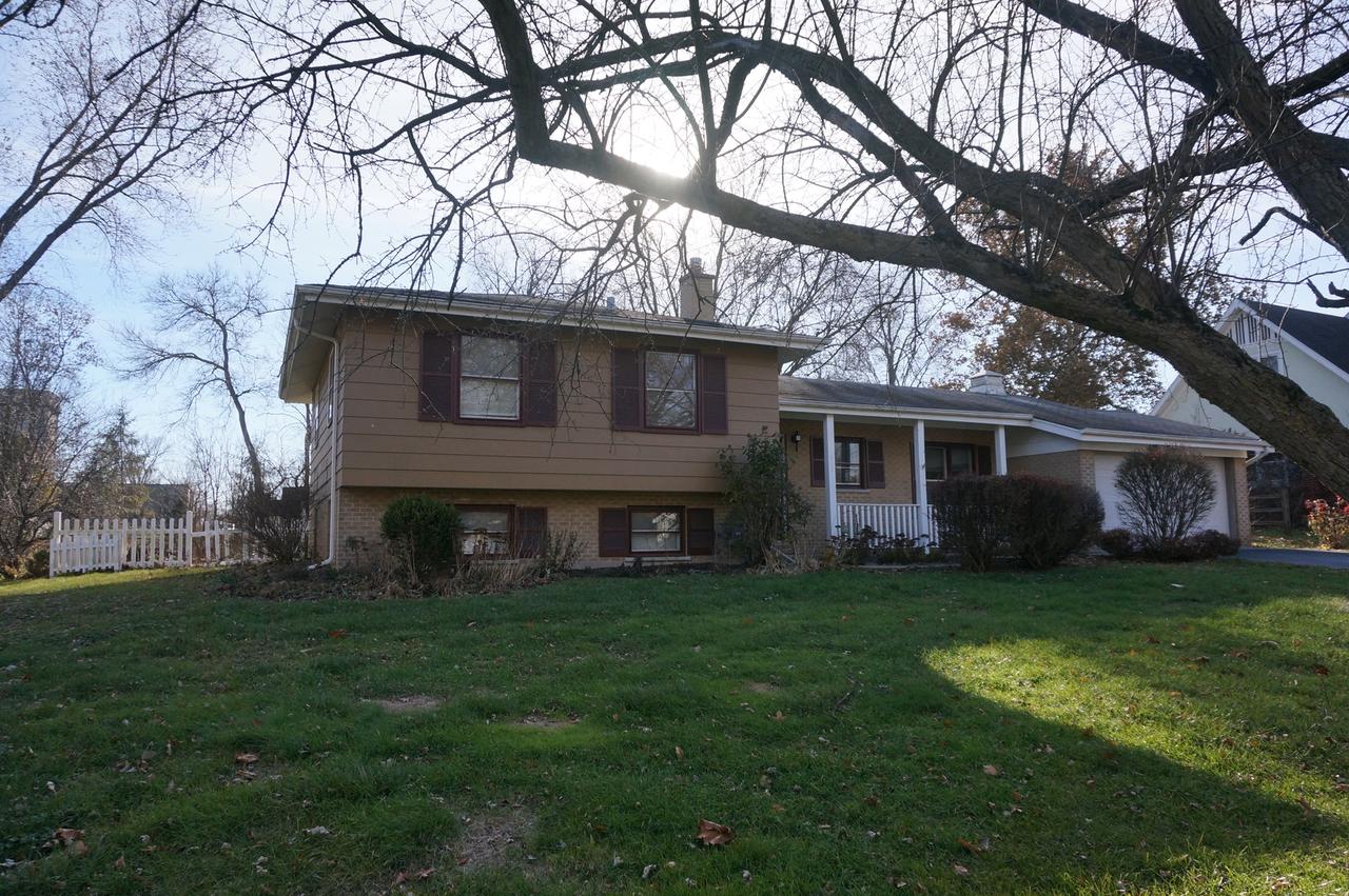 628 Forest View Dr., Geneva, IL 60134