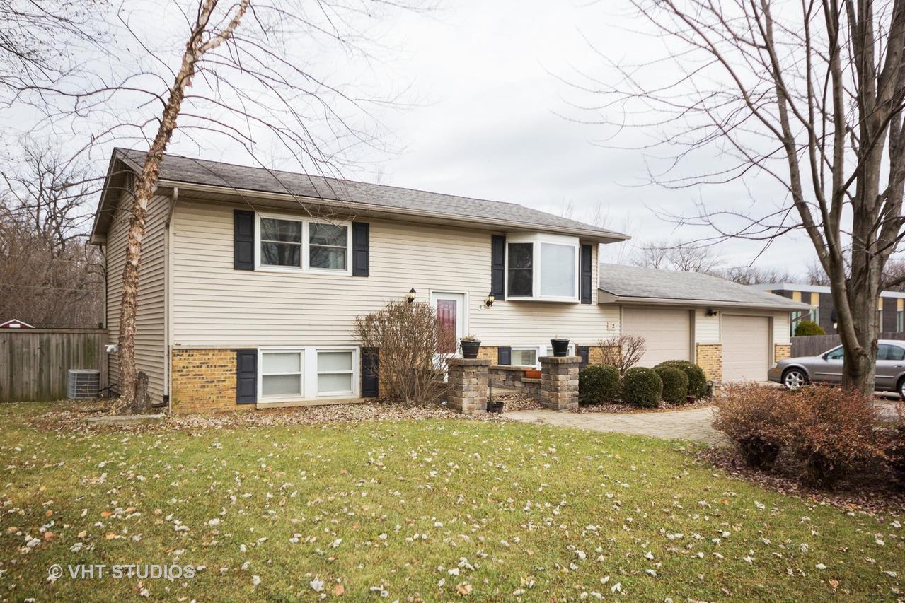 12 Bonnie Ln., Yorkville, IL 60560