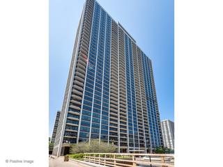 1560 N Sandburg Ter. #4007, Chicago, IL 60610