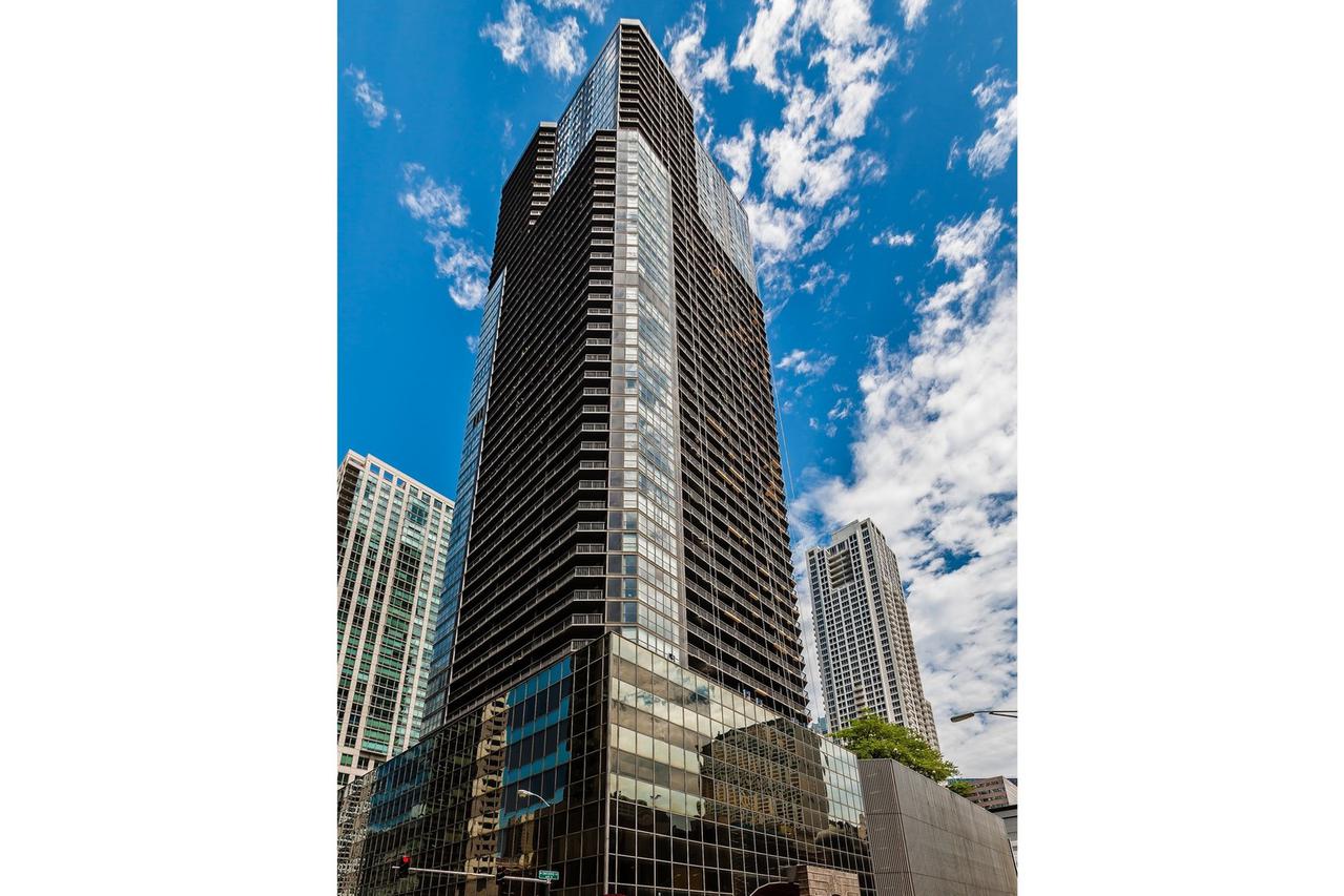 10 E Ontario St. #2302, Chicago, IL 60611