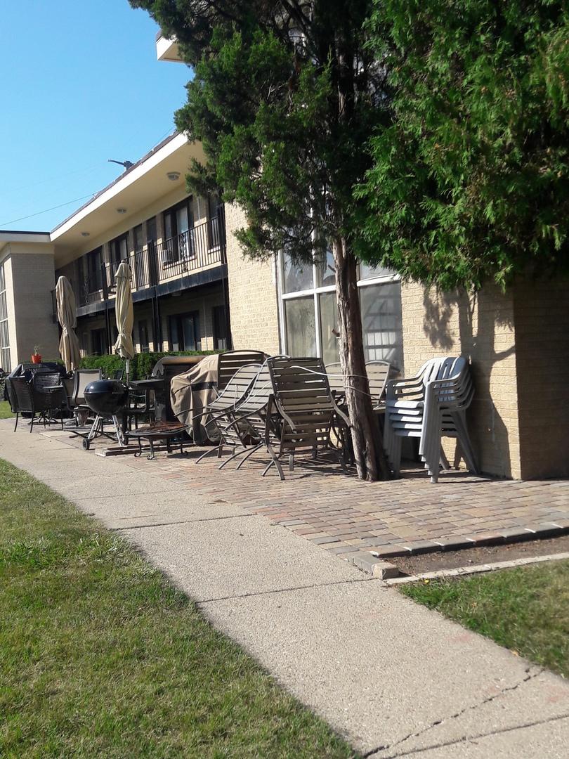 26 King Arthur Ct. #14, Northlake, IL 60164