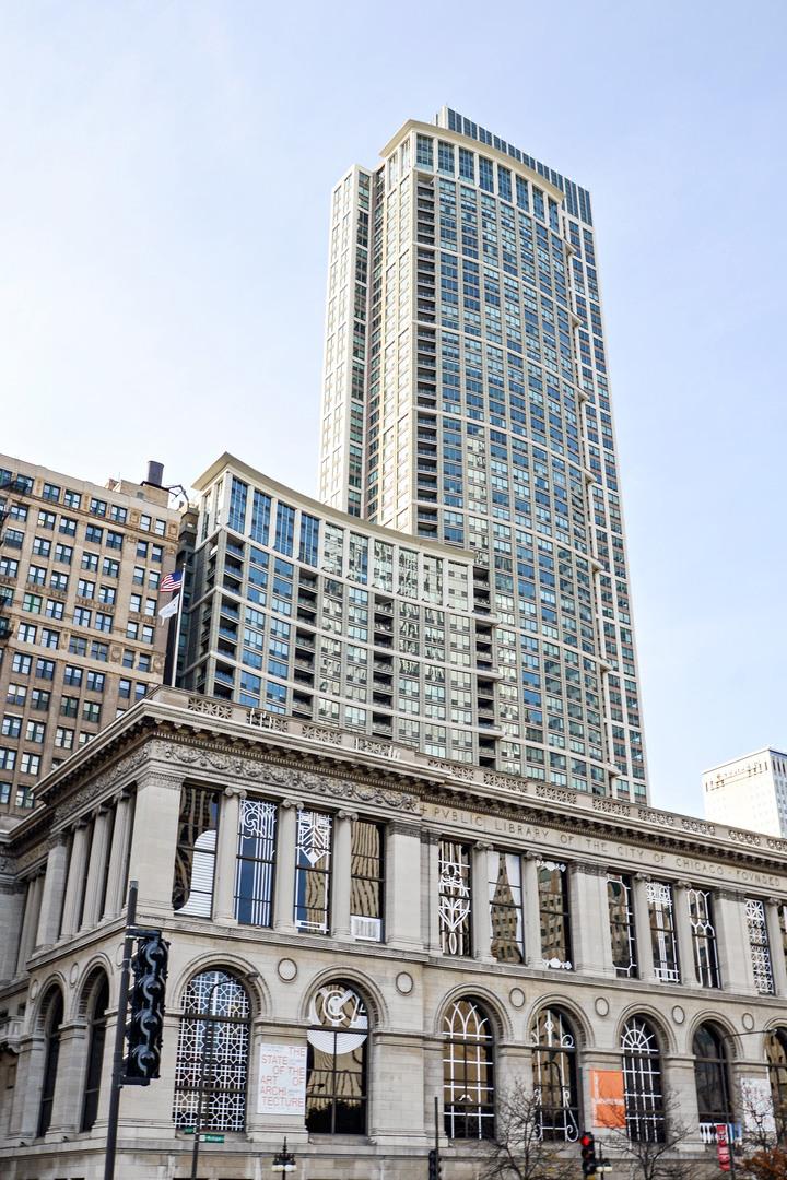 130 N Garland Ct. #1307, Chicago, IL 60602
