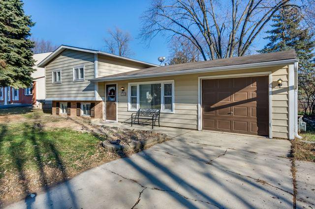 206 Seabury Rd., Bolingbrook, IL 60440
