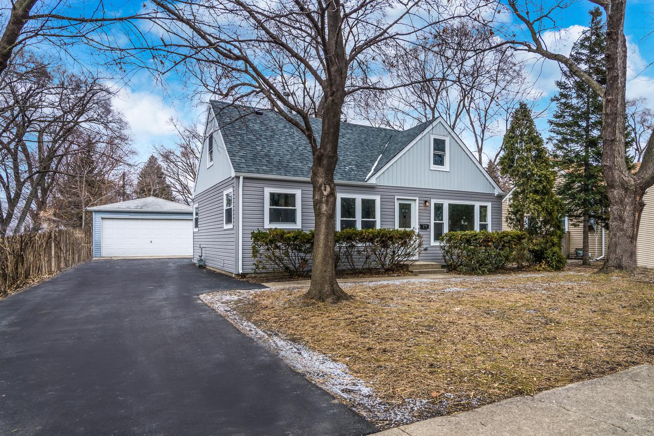 2066 E Craig Dr., Des Plaines, IL 60018