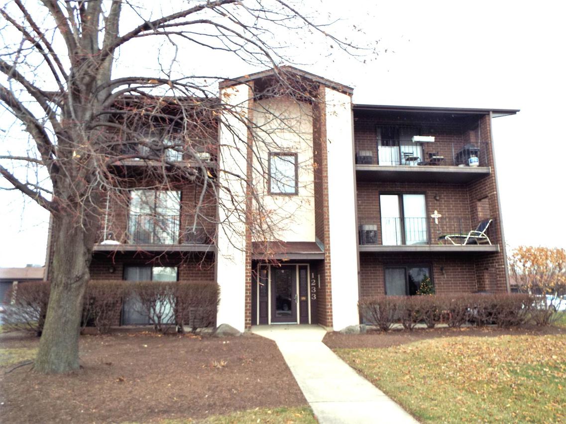 1233 Chalet Rd. #101, Naperville, IL 60563
