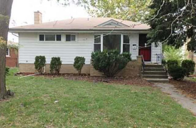 444 Clyde Ave., Calumet City, IL 60409