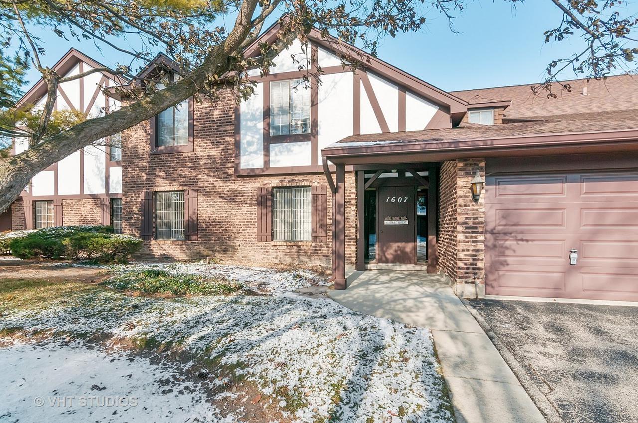 1607 Thames Ct. #A, Wheaton, IL 60189