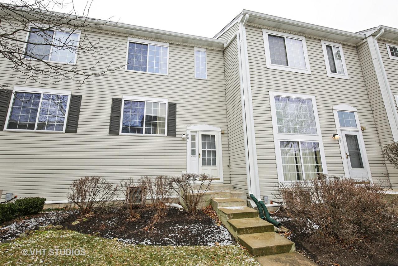 807 Hidden Creek Ln., North Aurora, IL 60542
