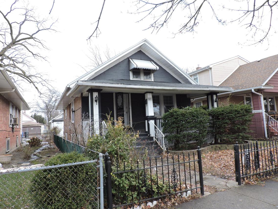 8841 S Elizabeth St., Chicago, IL 60620