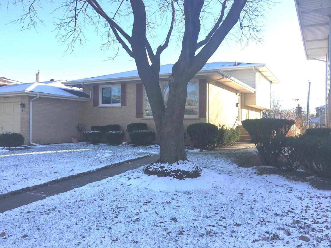 451 Debra Dr., Des Plaines, IL 60016