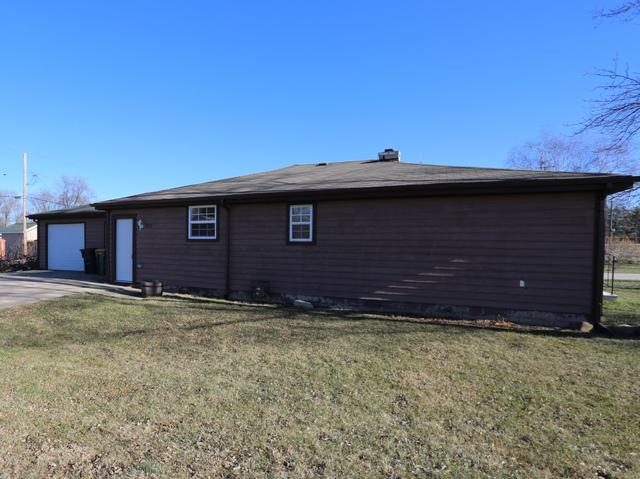 100 Shelia St., Manhattan, IL 60442