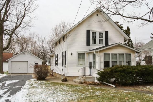 414 S State St., Hampshire, IL 60140