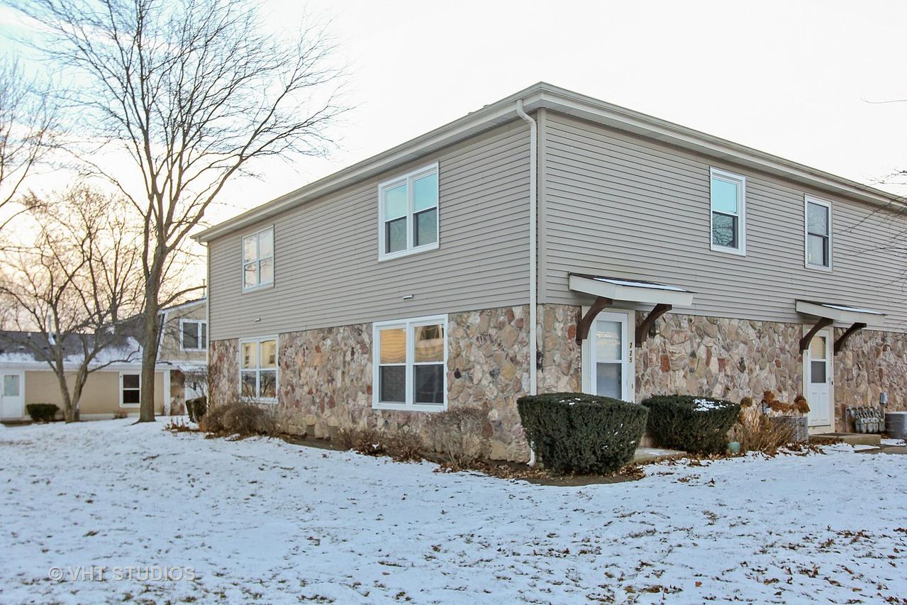 225 Winfield Ct., Vernon Hills, IL 60061