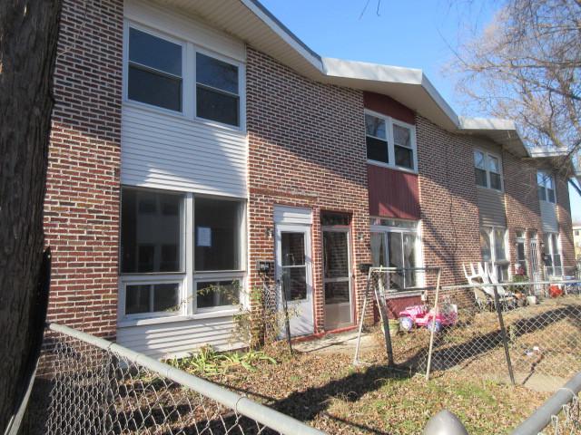 1327 Highland Dr. #D, Des Plaines, IL 60018