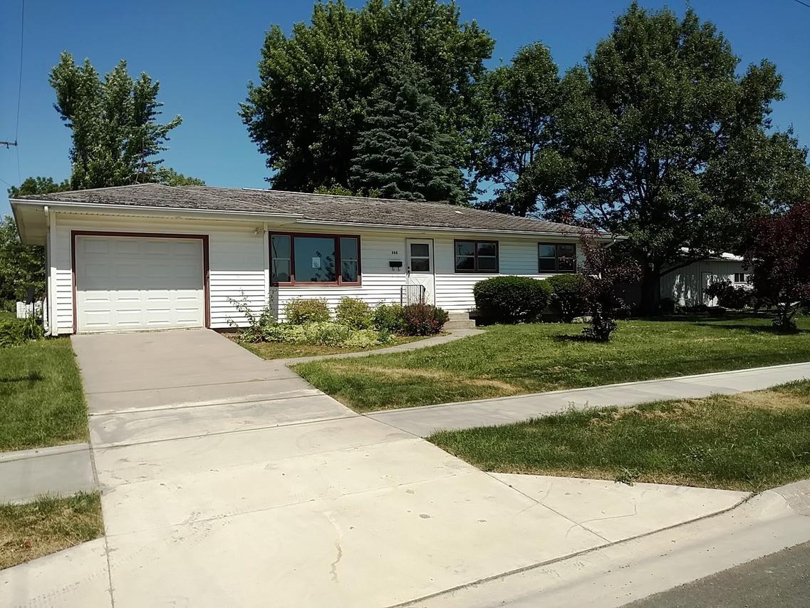 308 N Fremont St., Lena, IL 61048