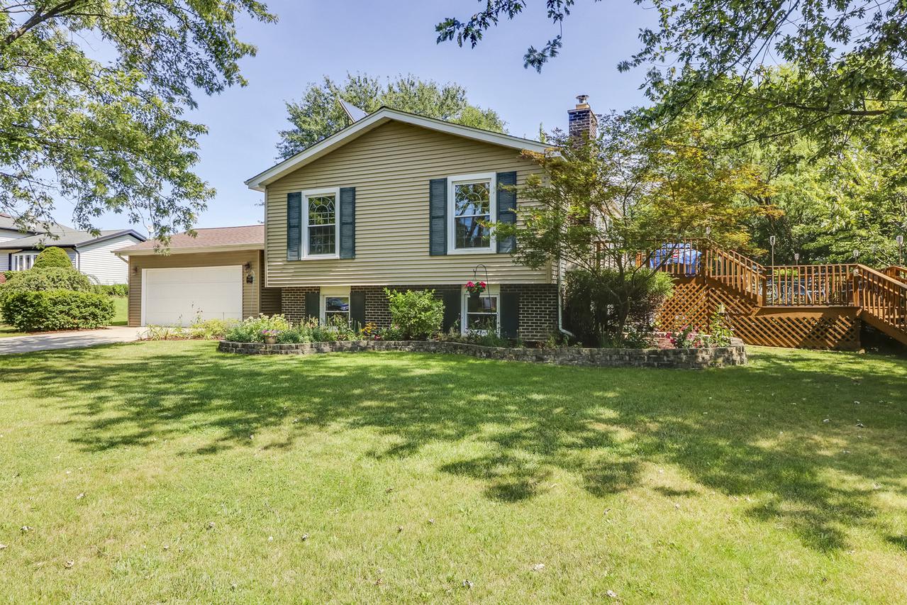 6921 Wilmette Ave., Darien, IL 60561