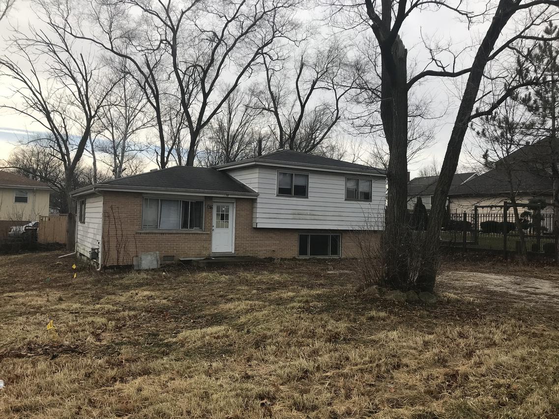 138 Hillside Ln., Burr Ridge, IL 60527