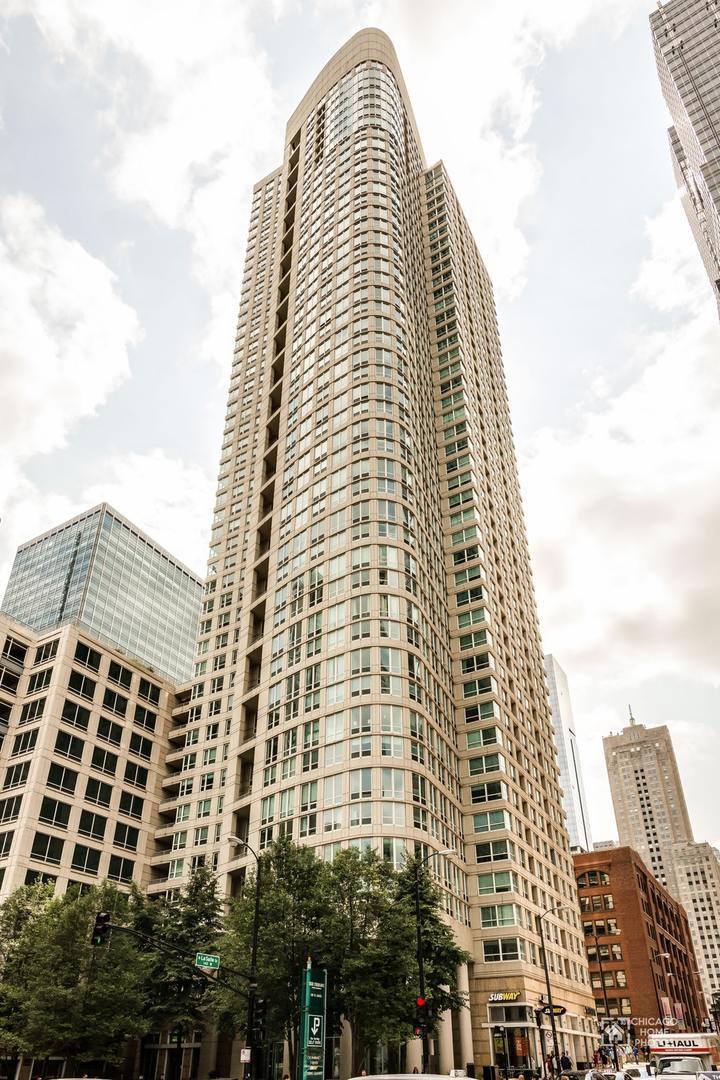 345 N La Salle Dr. #2806, Chicago, IL 60654
