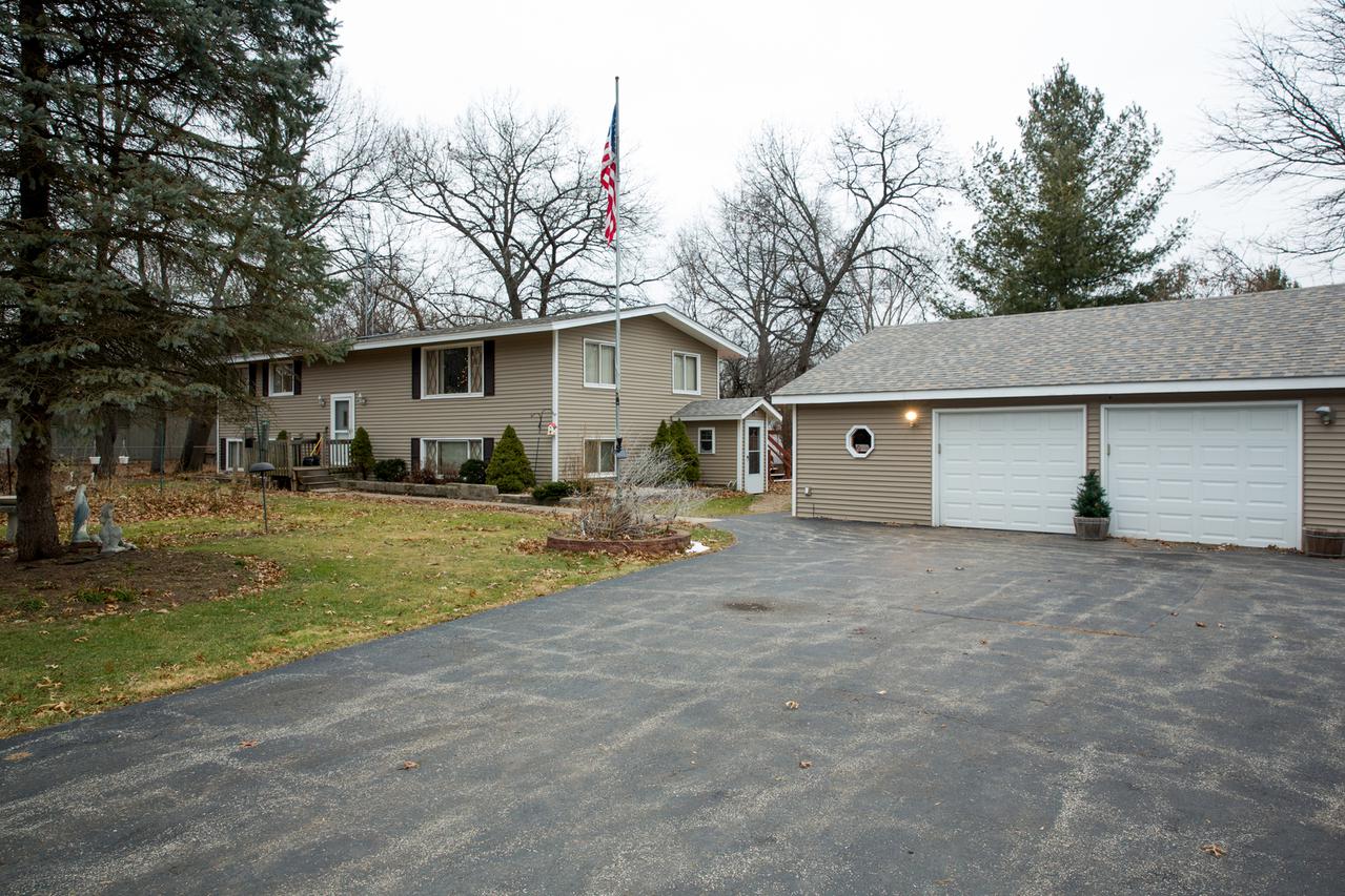 1716 Nish Rd., Crystal Lake, IL 60012