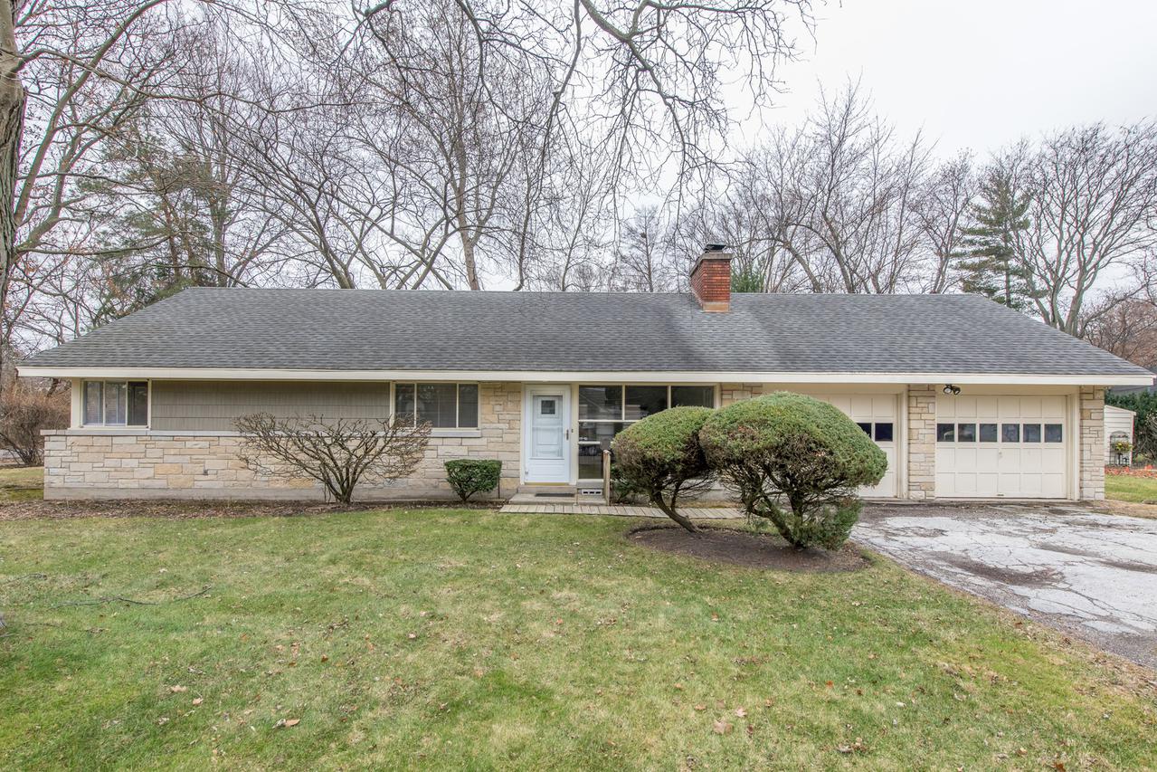 3101 Sprucewood Rd., Wilmette, IL 60091