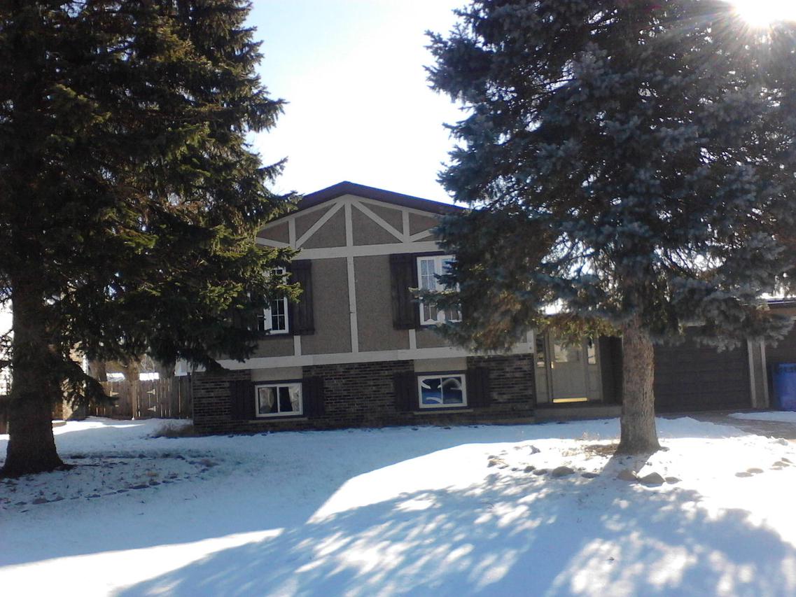 2401 Fairview Ln., Mchenry, IL 60051