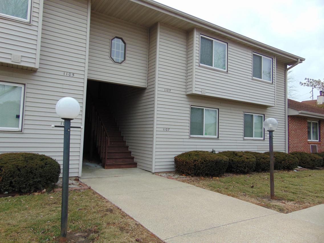 1107 Laura Dr., Champaign, IL 61822