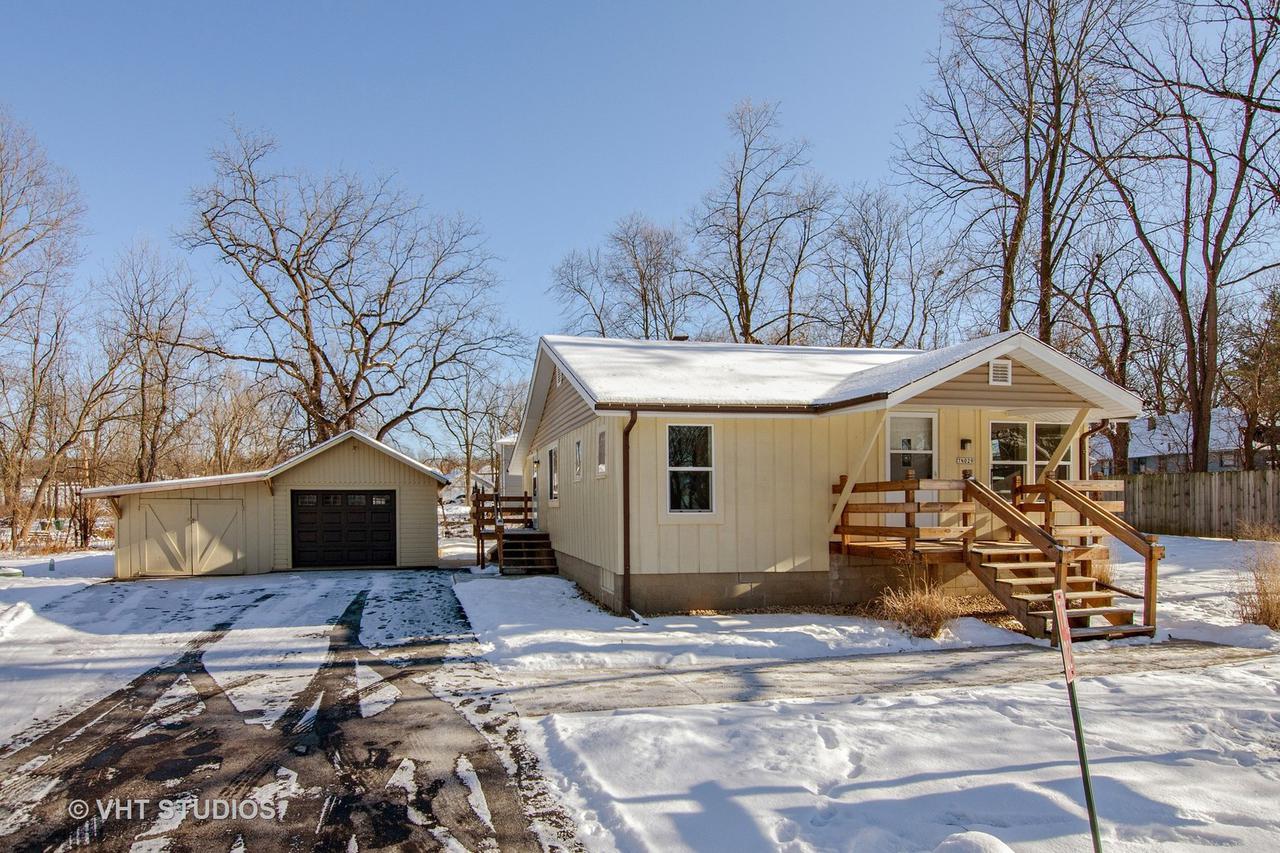 7N029 Roosevelt Ave., St. Charles, IL 60174