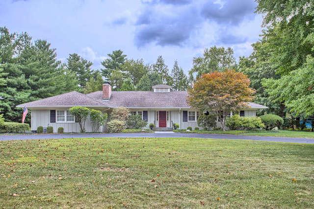 53 Greencroft Dr., Champaign, IL 61821